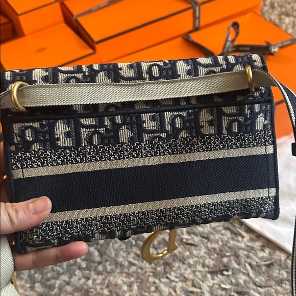 Authentic CHRISTIAN DIOR
2020 Oblique Slim Saddle Belt Pouch - Picture 15 of 16